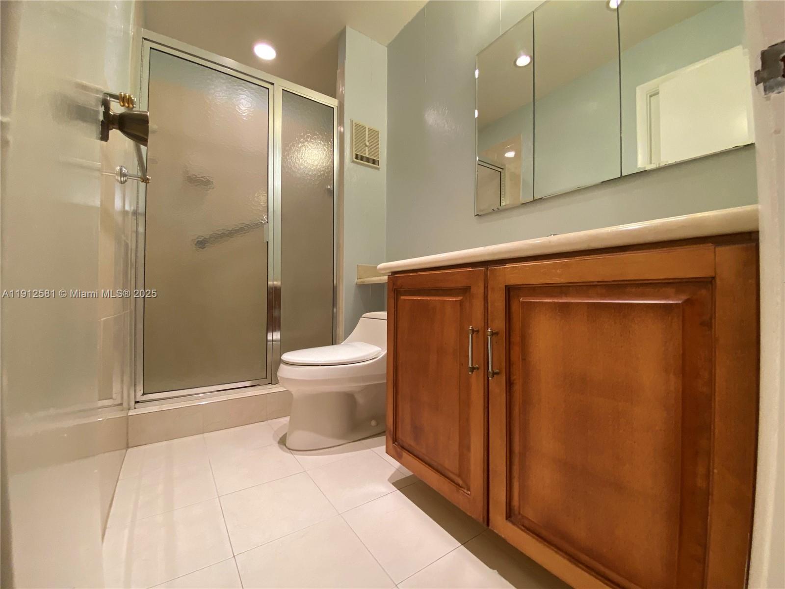 DORAL PK COUNTRY CL VILLA - Residential Lease