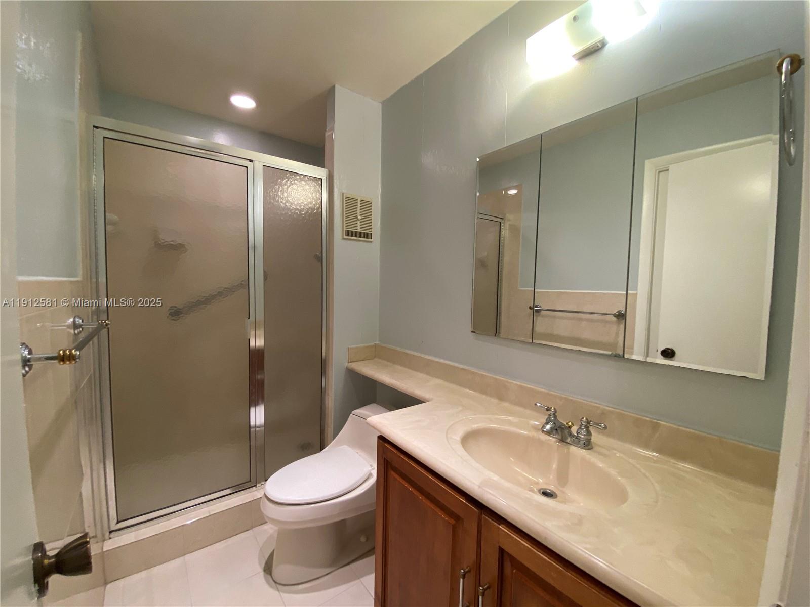 DORAL PK COUNTRY CL VILLA - Residential Lease