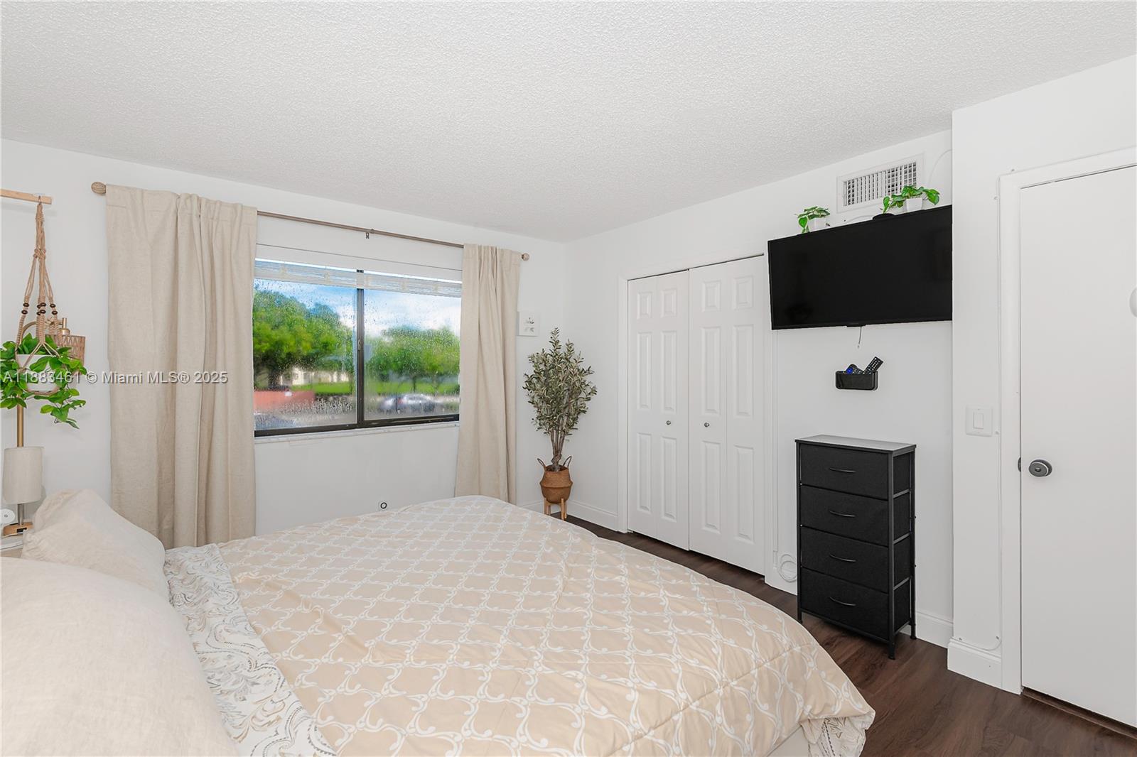 RACQUET CLUB APARTMENTS A - Residential