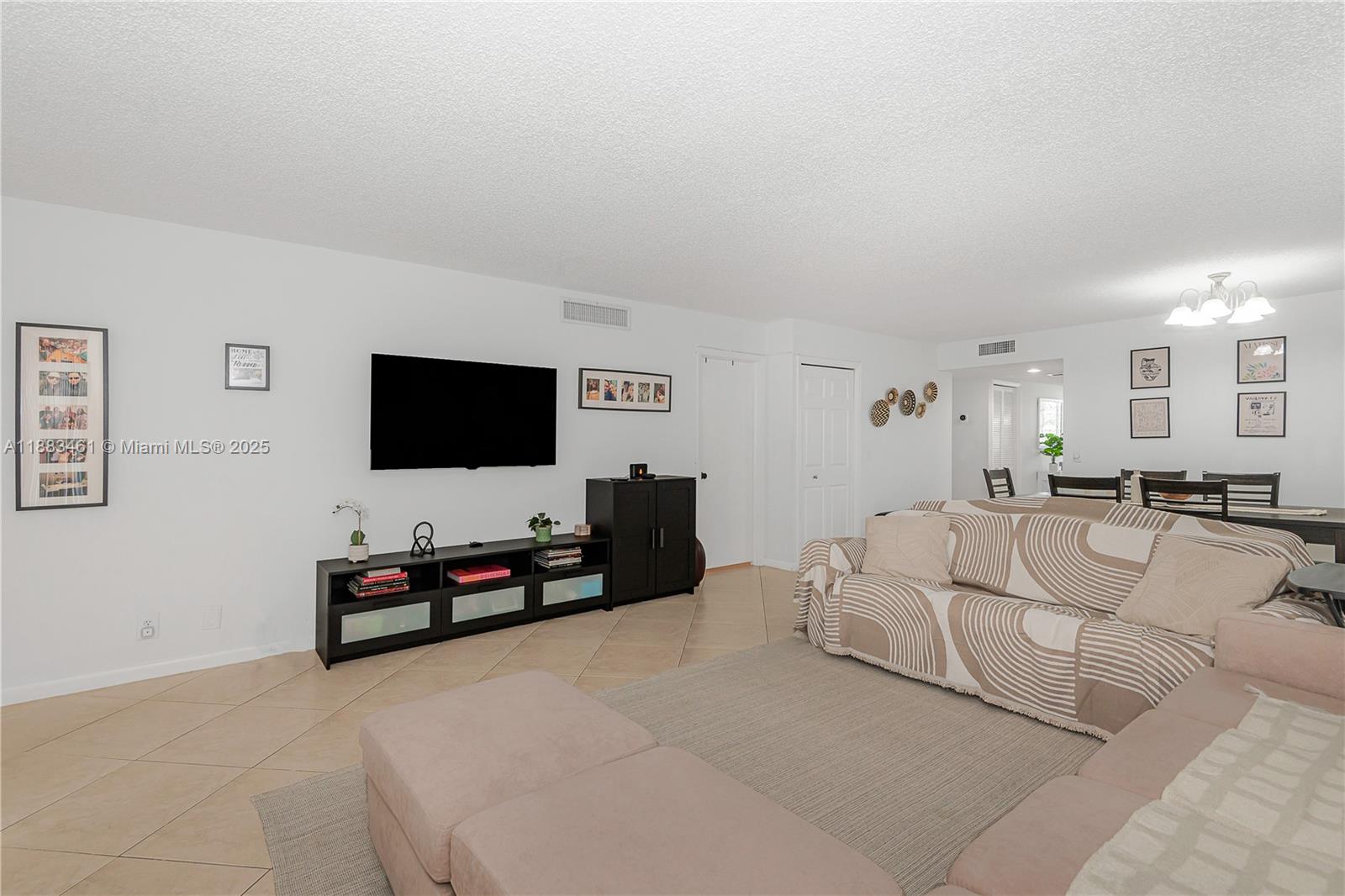 RACQUET CLUB APARTMENTS A - Residential