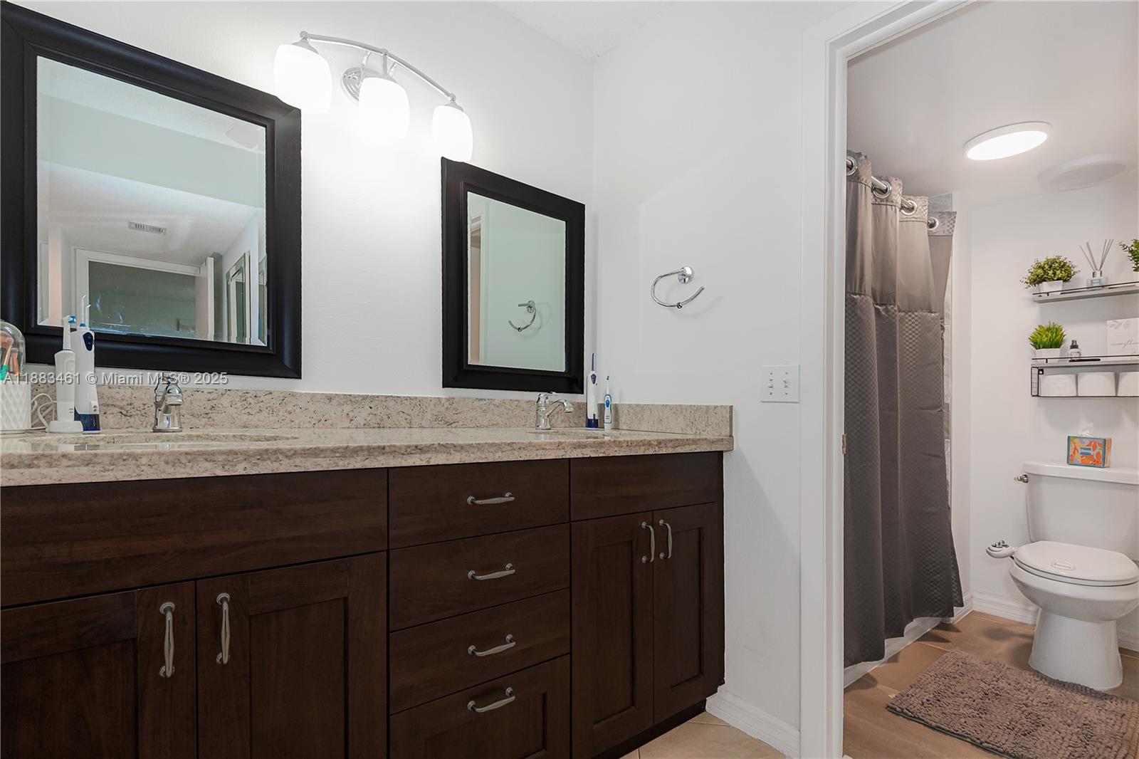 RACQUET CLUB APARTMENTS A - Residential