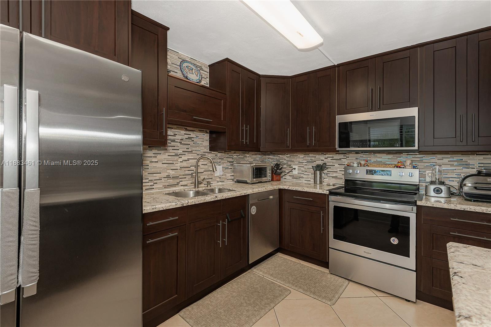 RACQUET CLUB APARTMENTS A - Residential