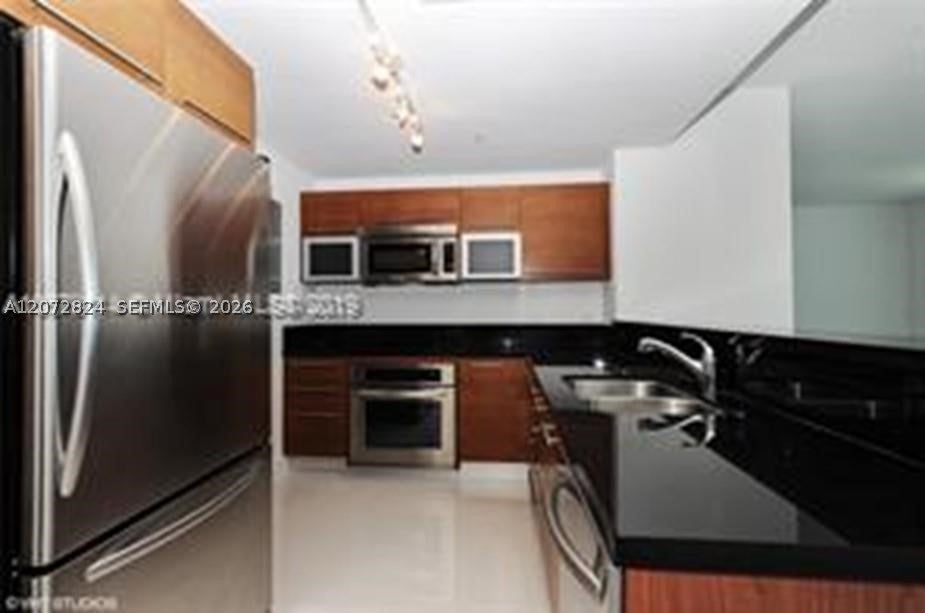 244 Biscayne Blvd 1102