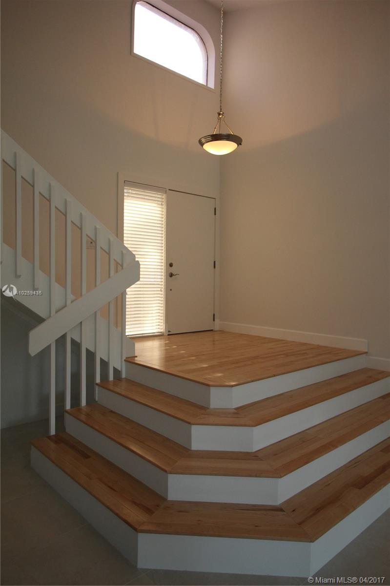 HOLLOWS OF DEER CREEK CON - Residential