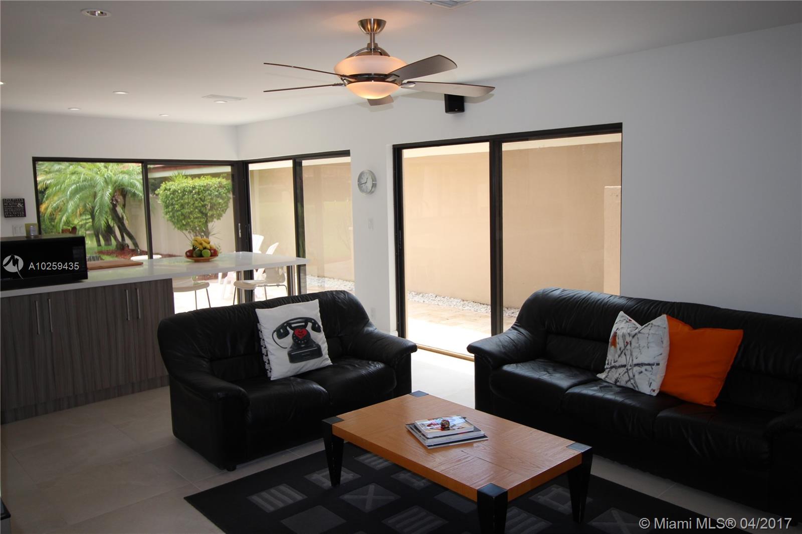 HOLLOWS OF DEER CREEK CON - Residential