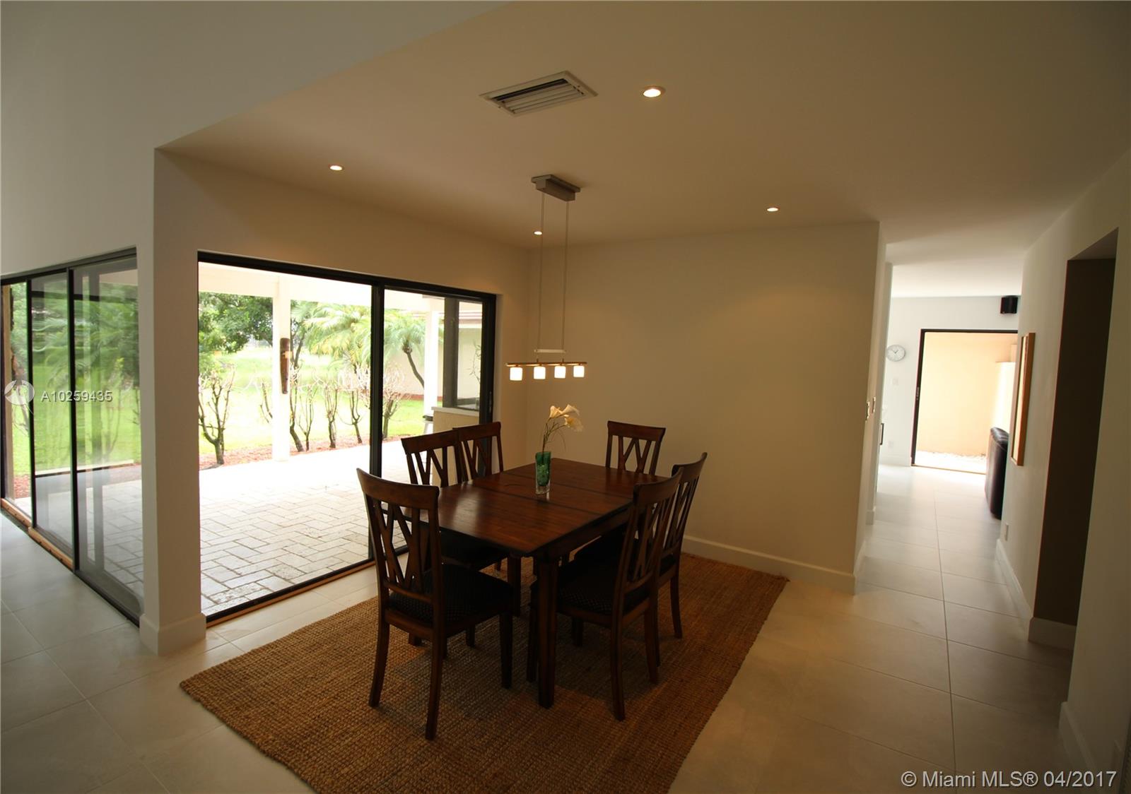 HOLLOWS OF DEER CREEK CON - Residential