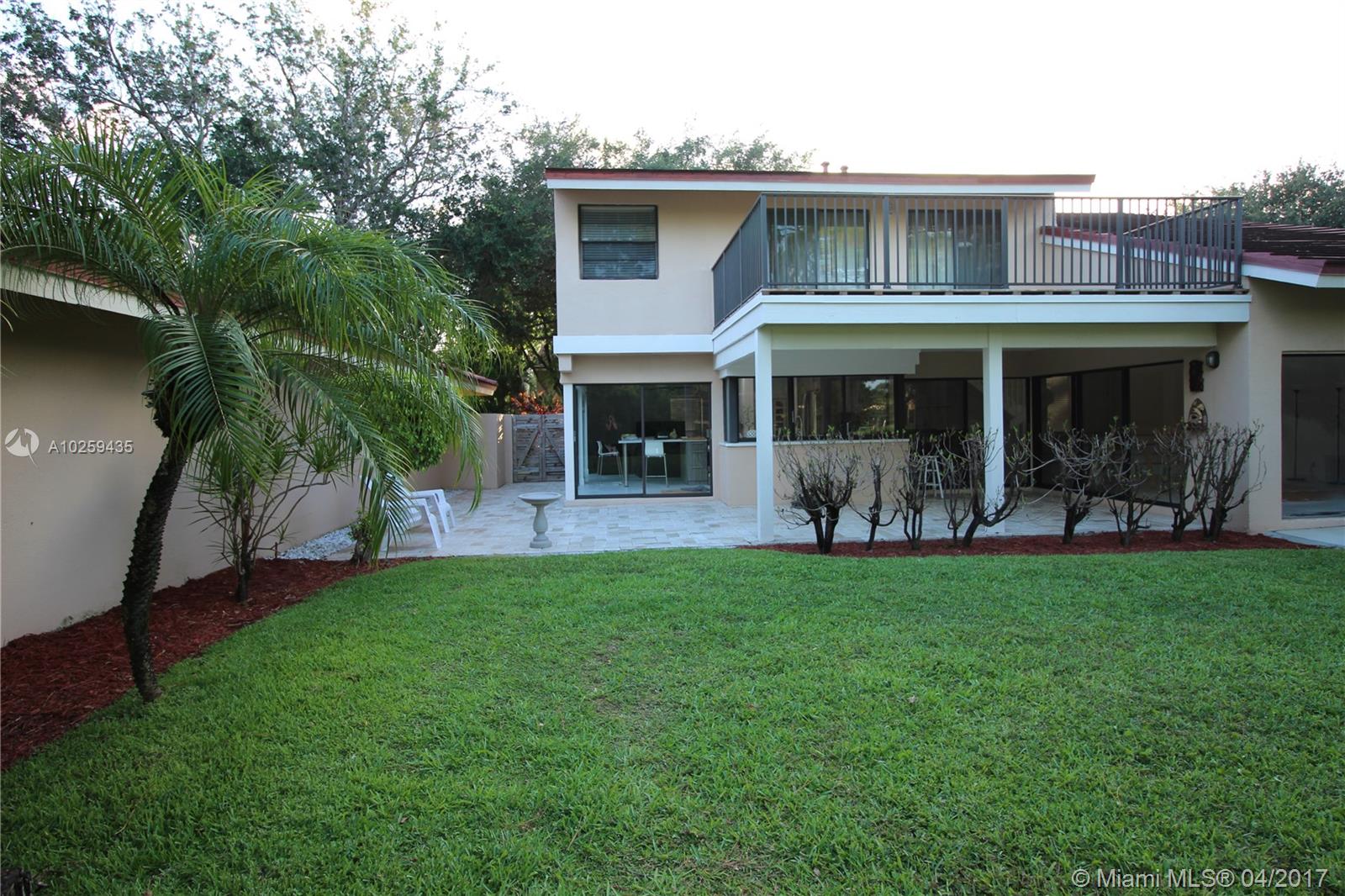 HOLLOWS OF DEER CREEK CON - Residential