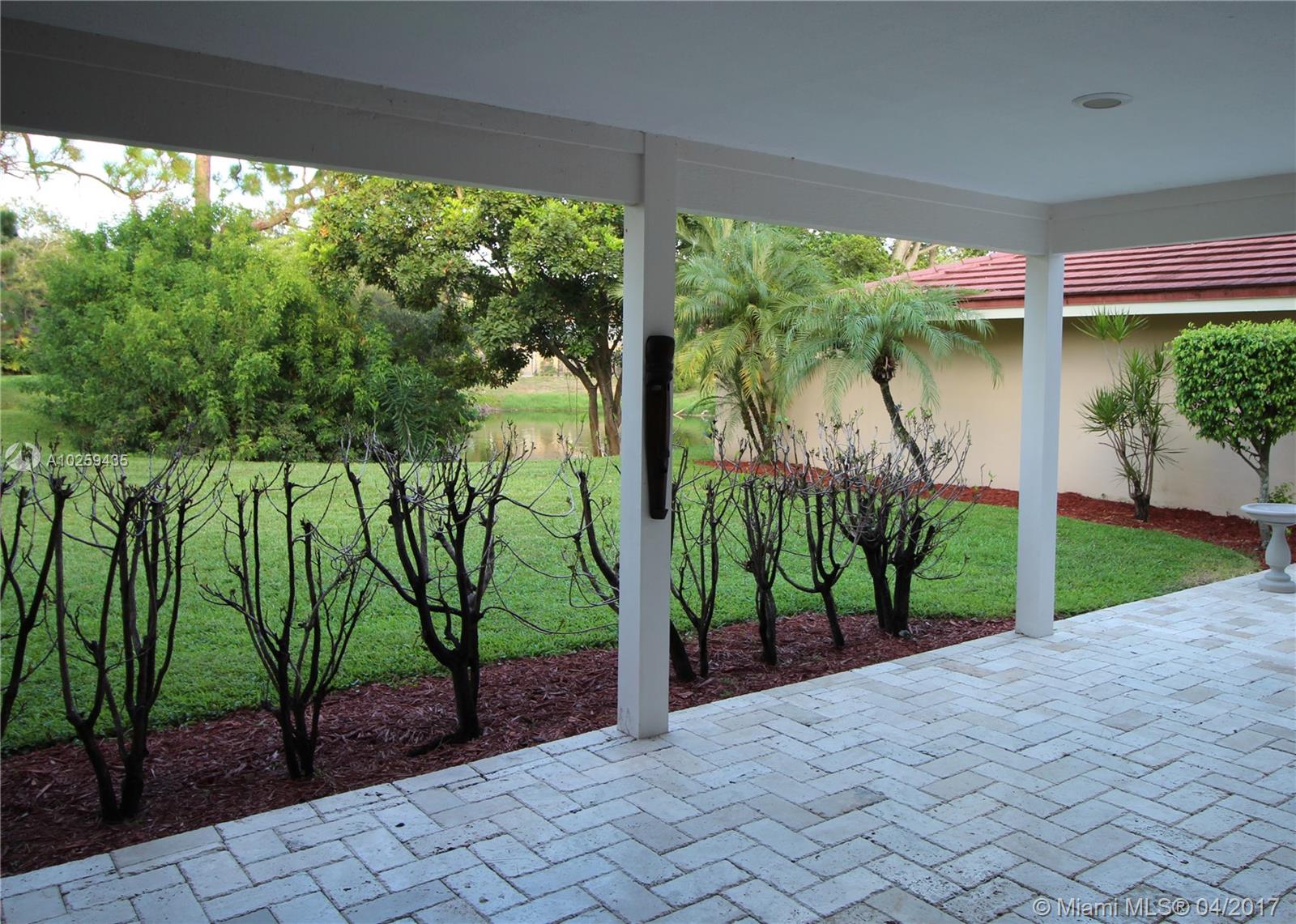 HOLLOWS OF DEER CREEK CON - Residential