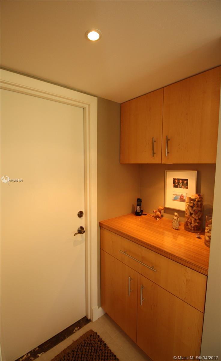 HOLLOWS OF DEER CREEK CON - Residential