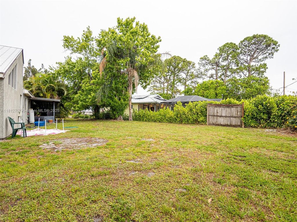 Photo of 802 SE Kendall Ave, Port St Lucie, FL 34983 (MLS # A11812707)