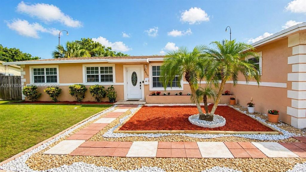 Photo of 4836 NW 1st St, Plantation, FL 33317 (MLS # A11978594)