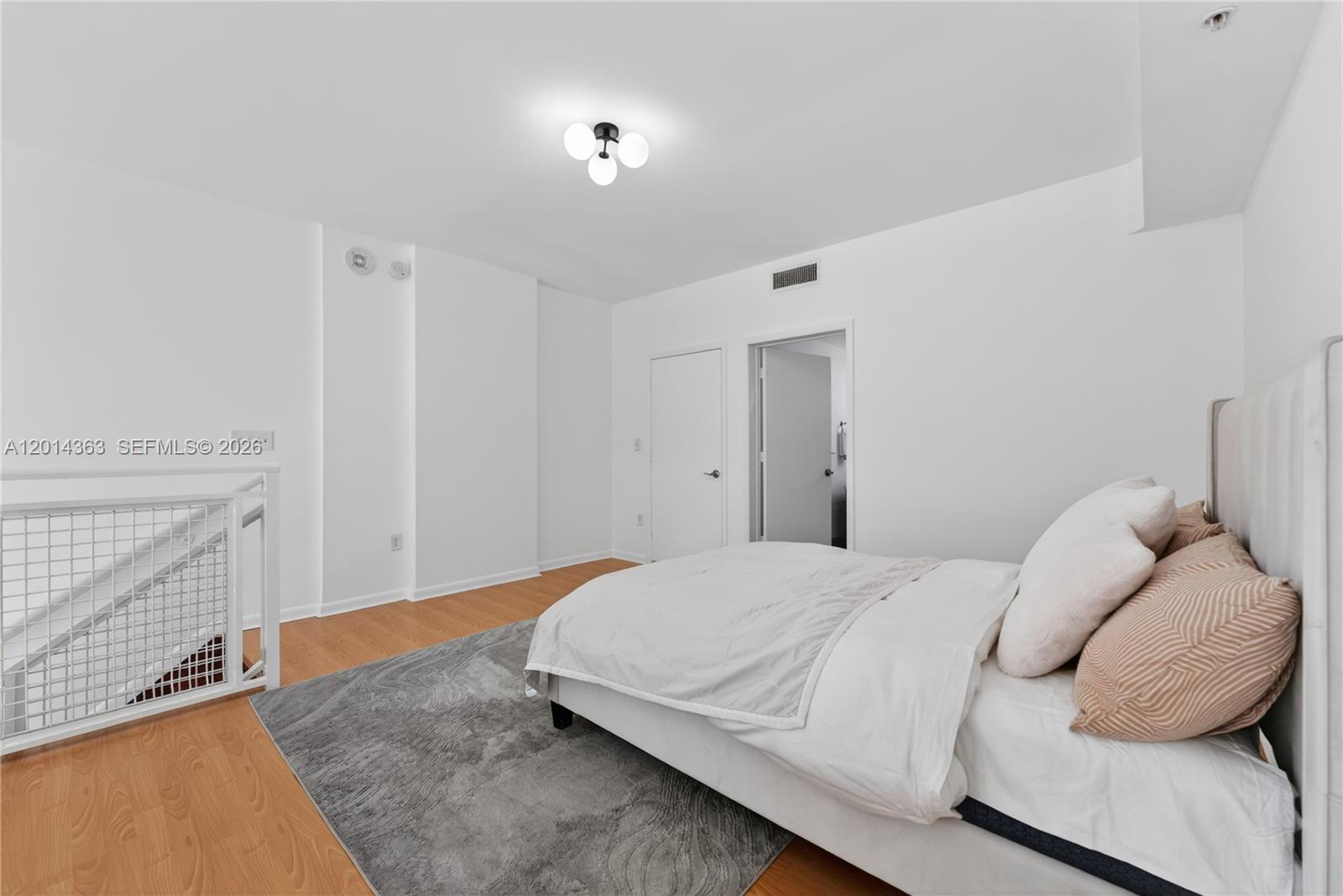 VIZCAYNE SOUTH CONDO - Residential