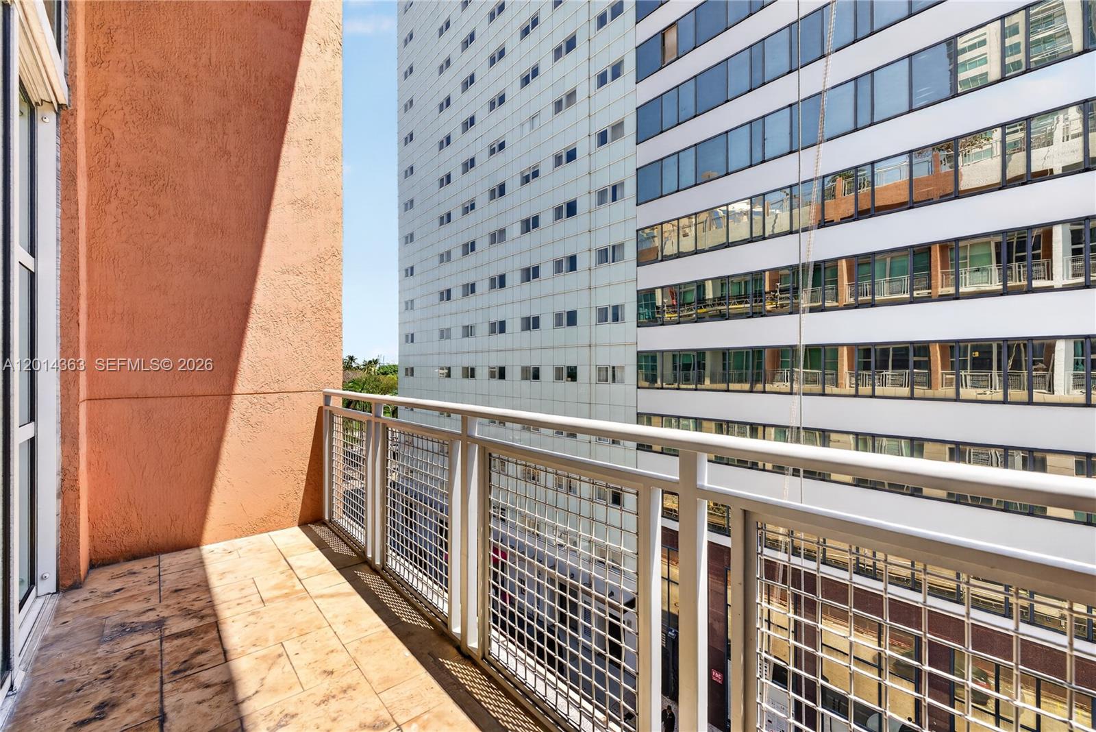 VIZCAYNE SOUTH CONDO - Residential