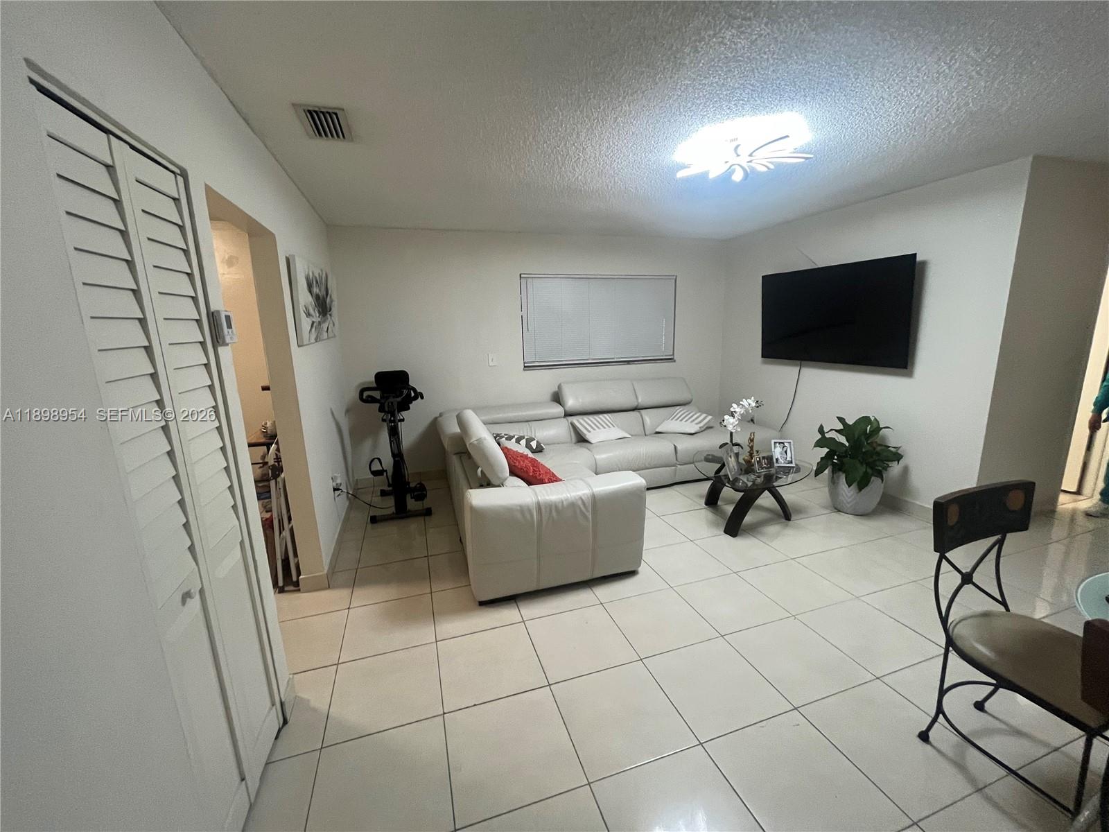 HIALEAH 8TH ADDN - Residential Income