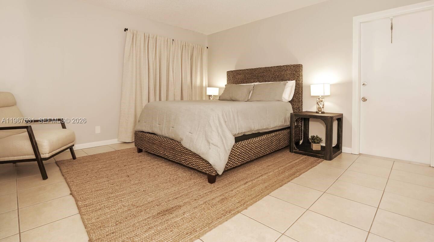 DIXIE WAY - Residential Income