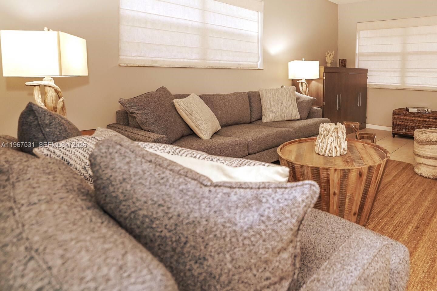 DIXIE WAY - Residential Income