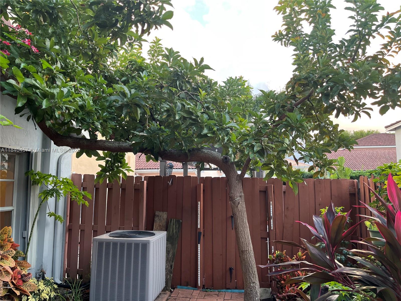 FOREST LAKES GARDENS SEC 2 - Residential