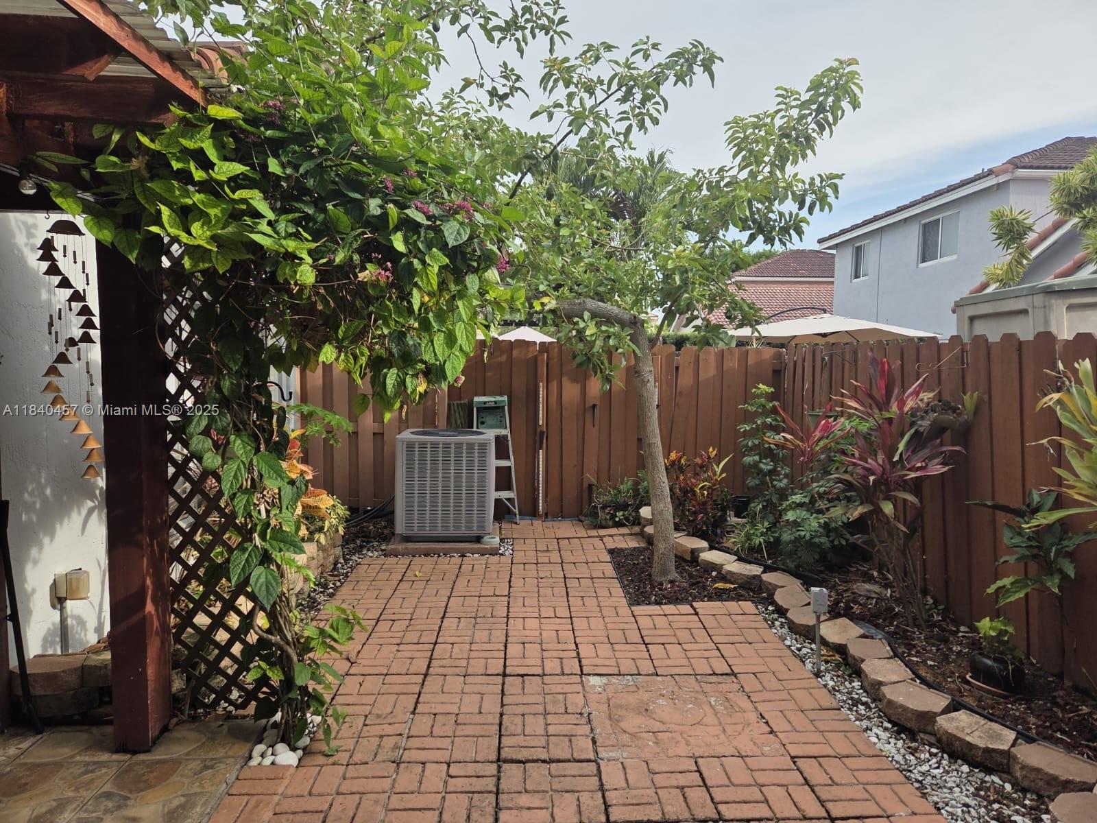 FOREST LAKES GARDENS SEC 2 - Residential