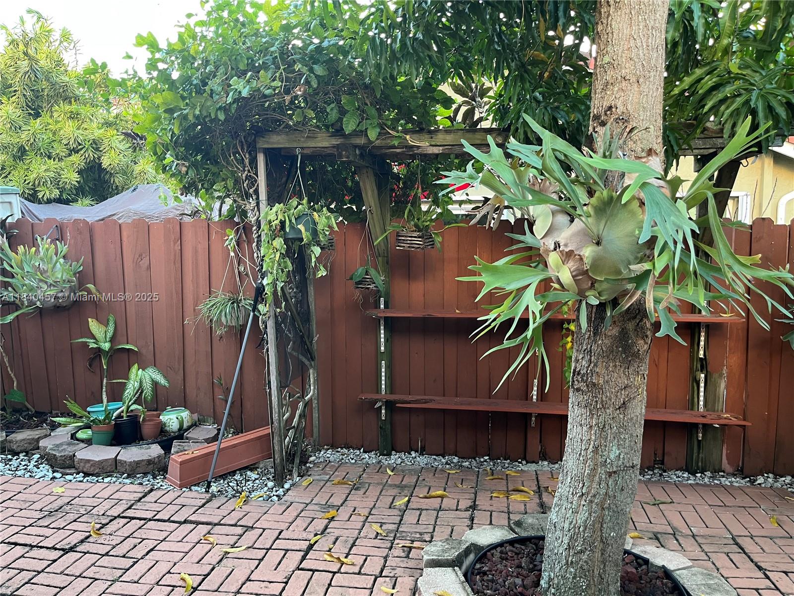 FOREST LAKES GARDENS SEC 2 - Residential