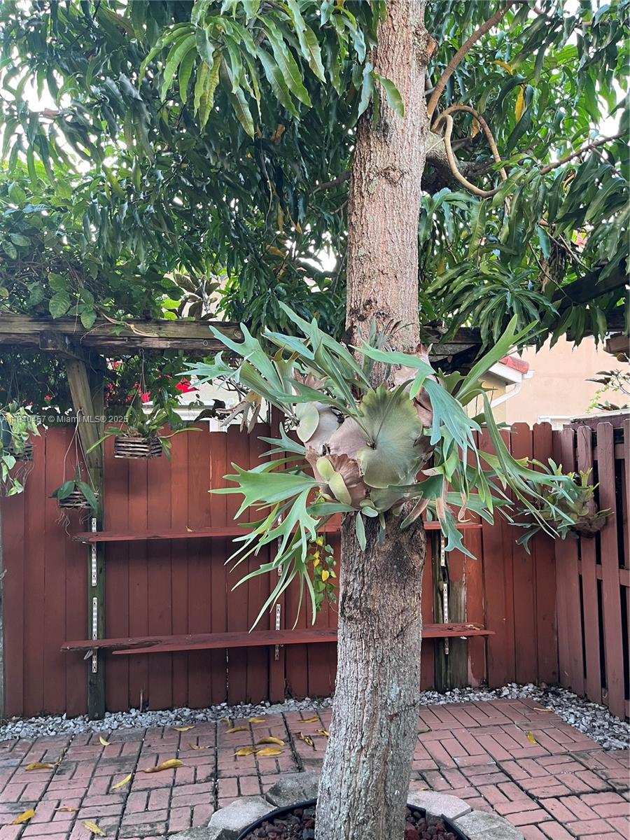 FOREST LAKES GARDENS SEC 2 - Residential