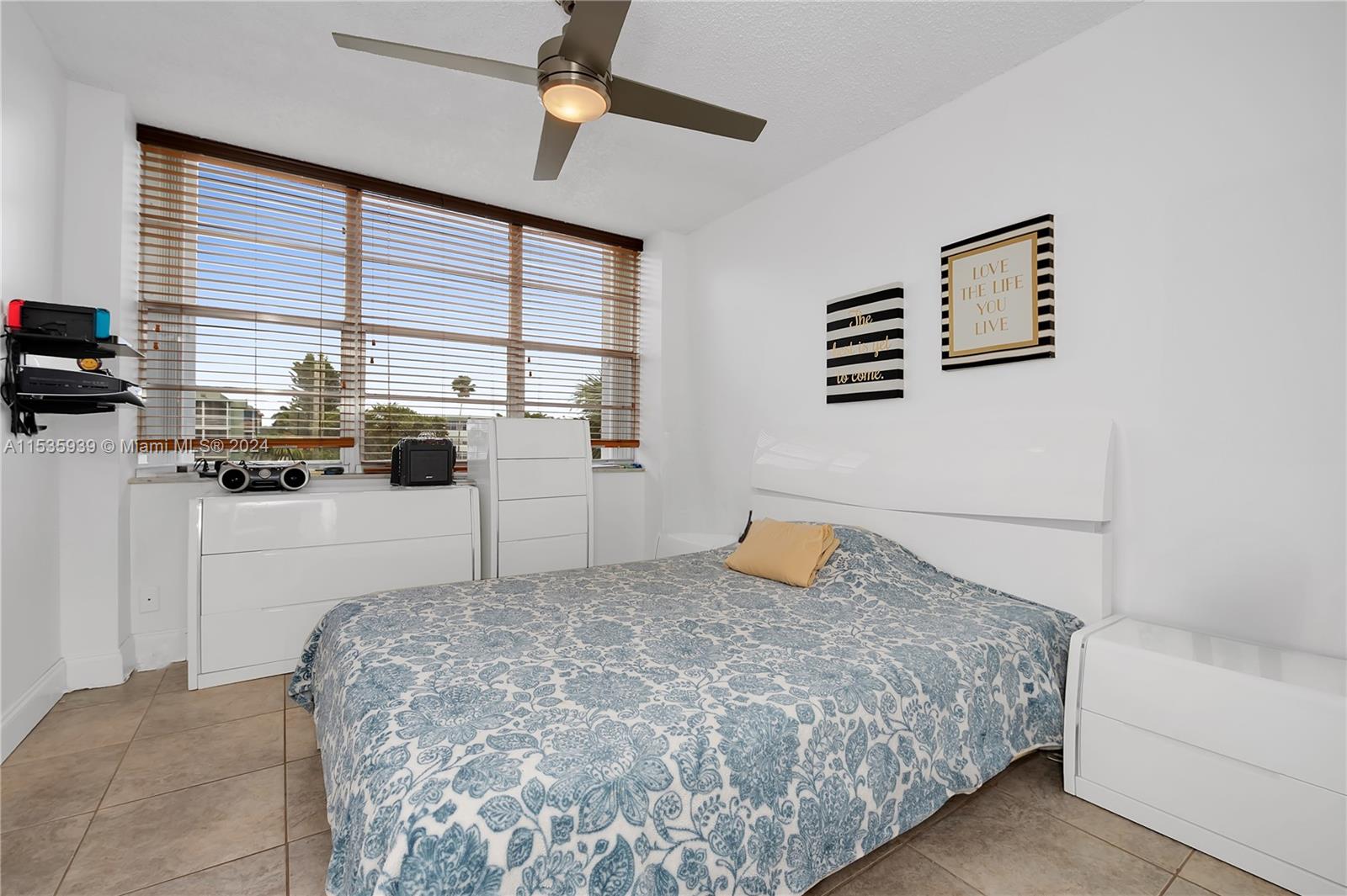 WATERGATE 4 CONDO - Residential