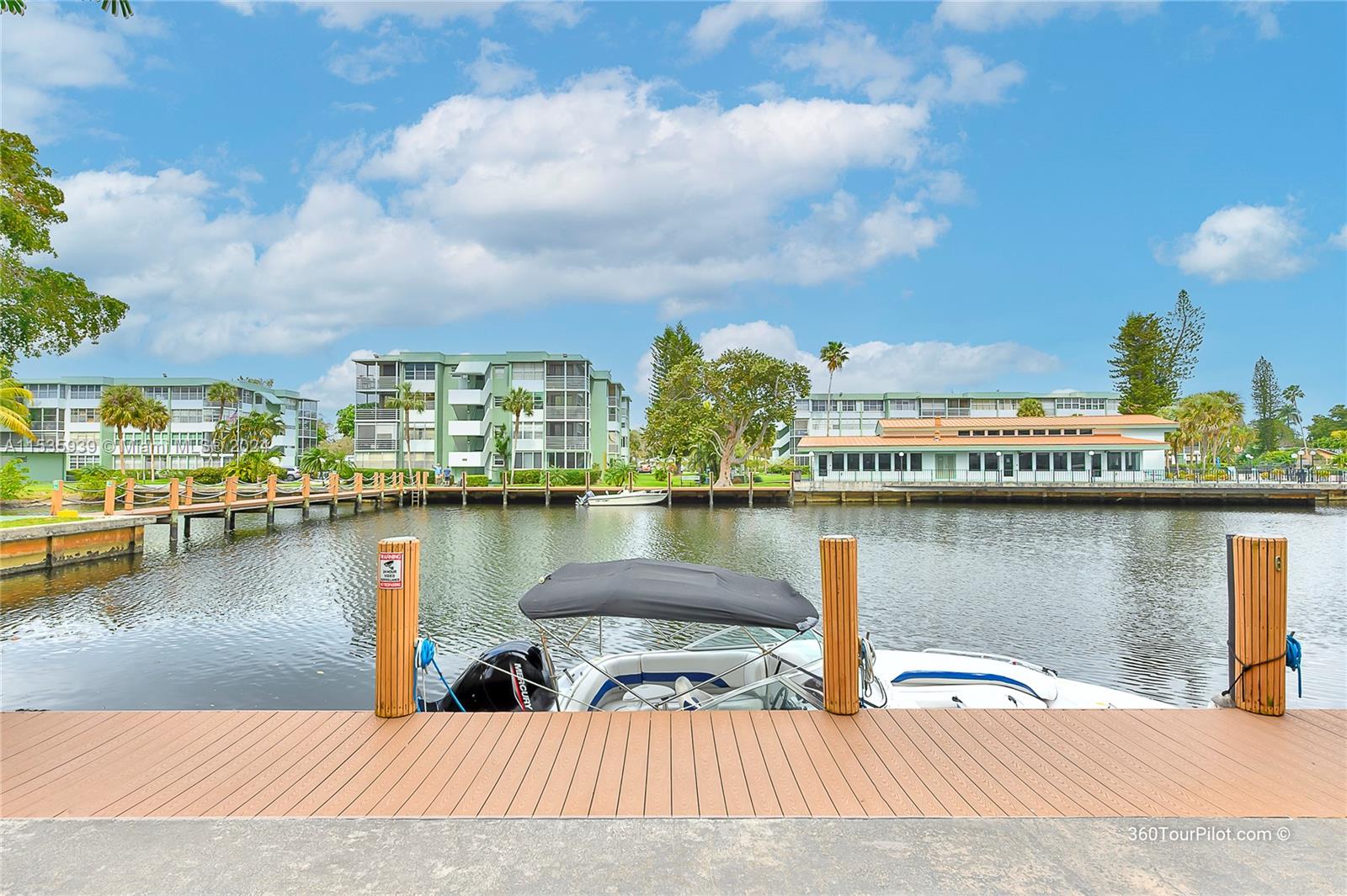 WATERGATE 4 CONDO - Residential