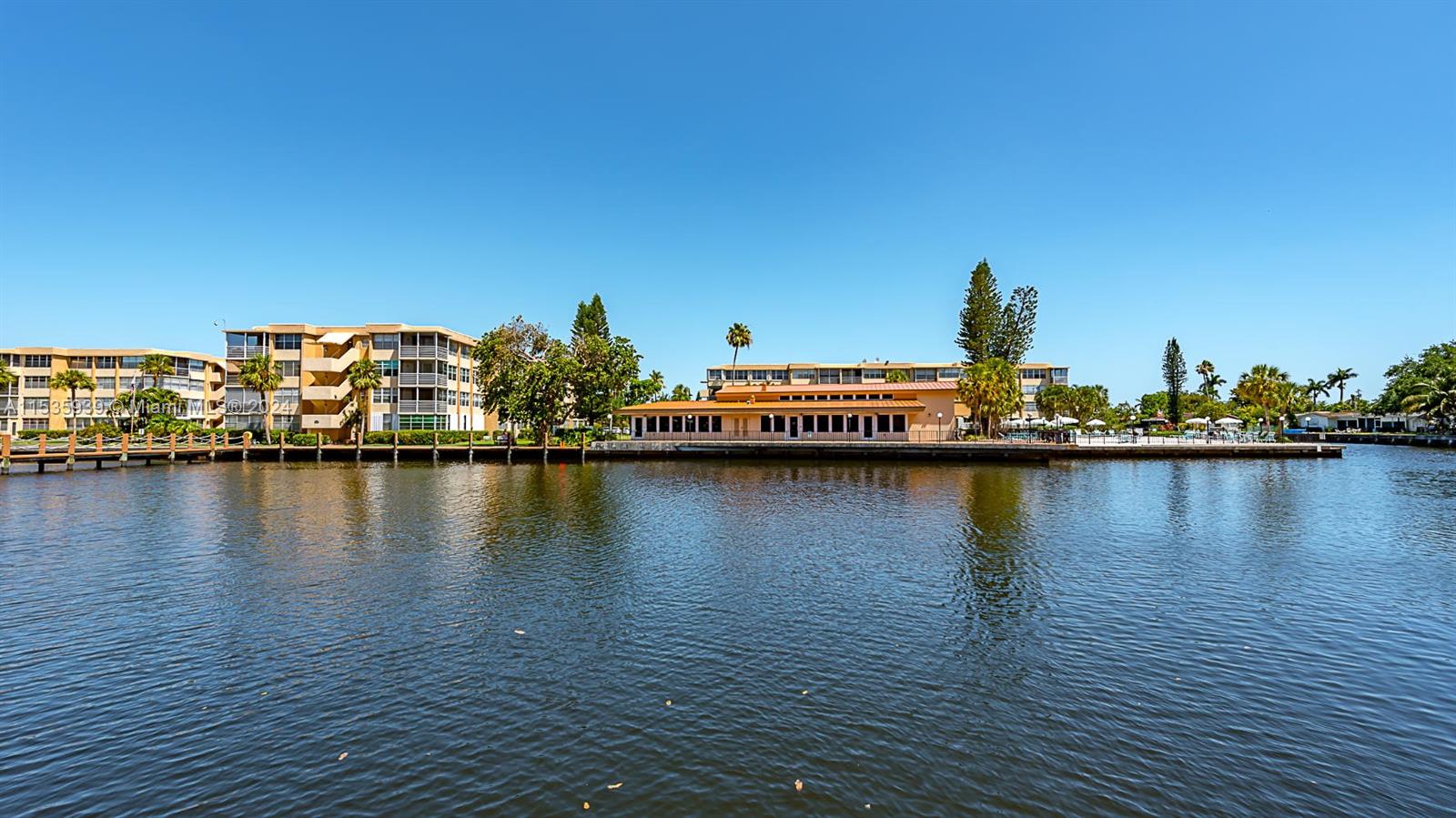 WATERGATE 4 CONDO - Residential