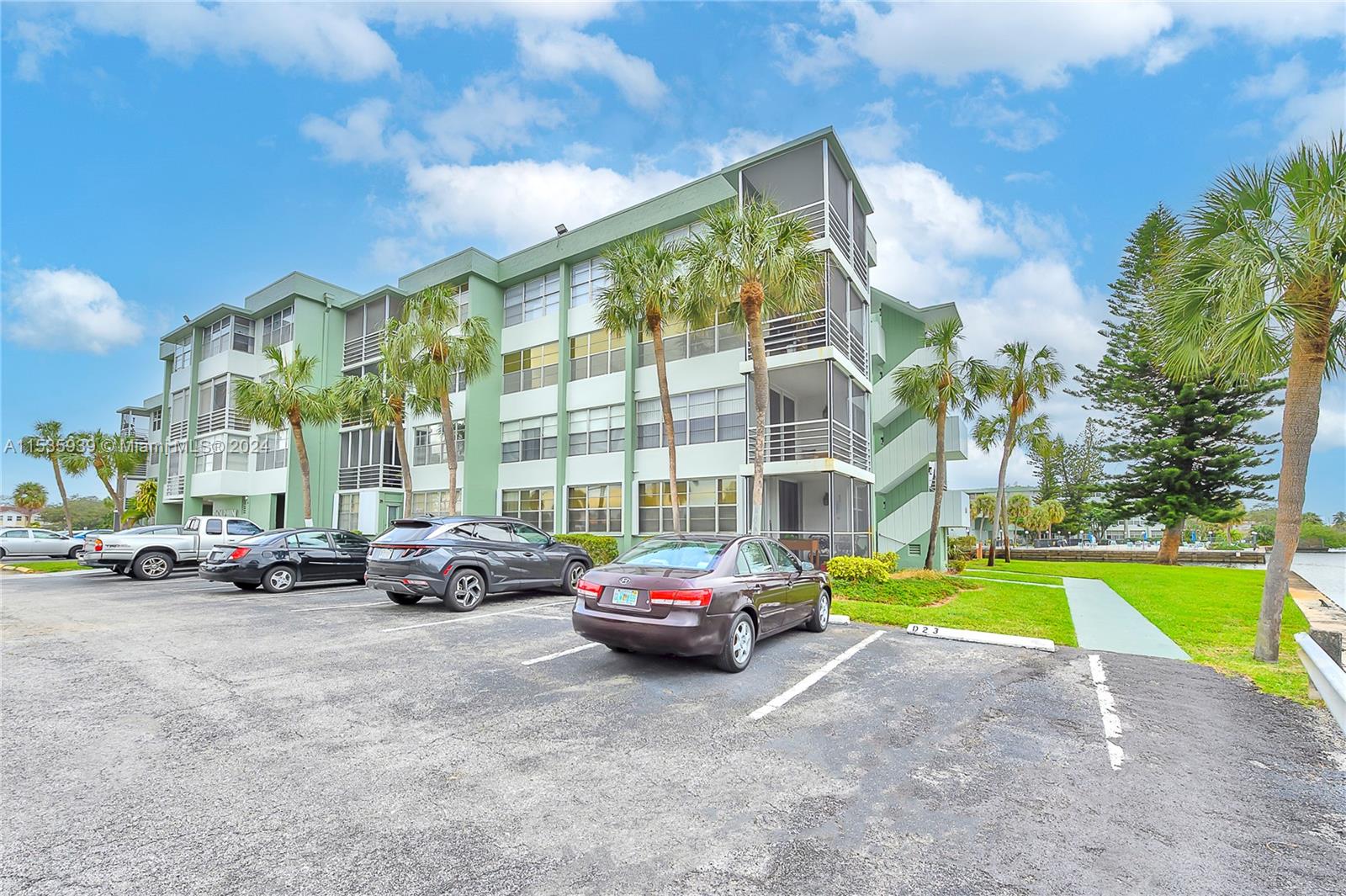 WATERGATE 4 CONDO - Residential