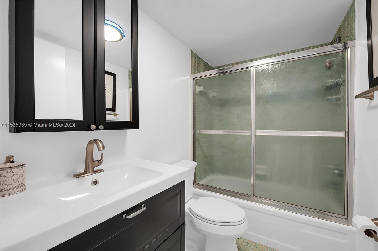 WATERGATE 4 CONDO - Residential