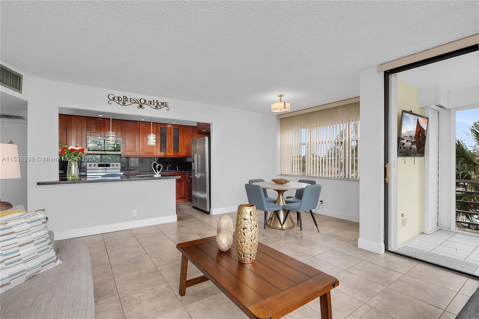 WATERGATE 4 CONDO - Residential