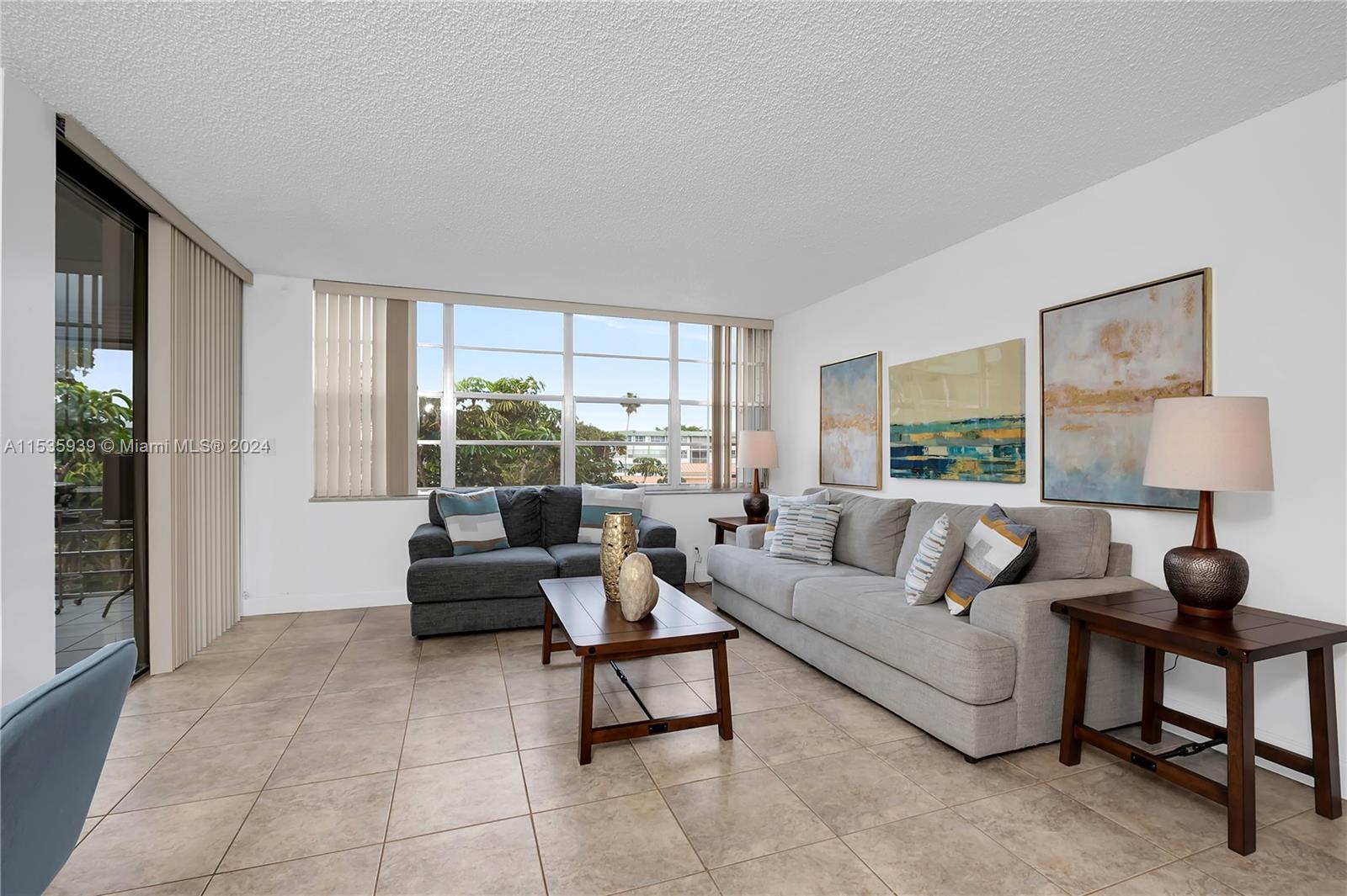 WATERGATE 4 CONDO - Residential