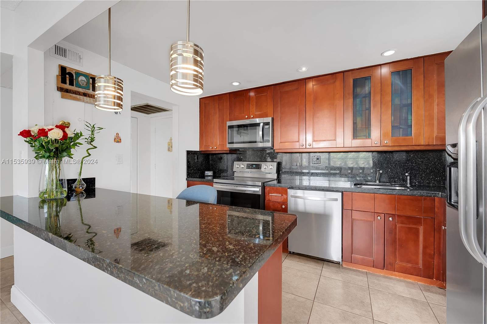 WATERGATE 4 CONDO - Residential