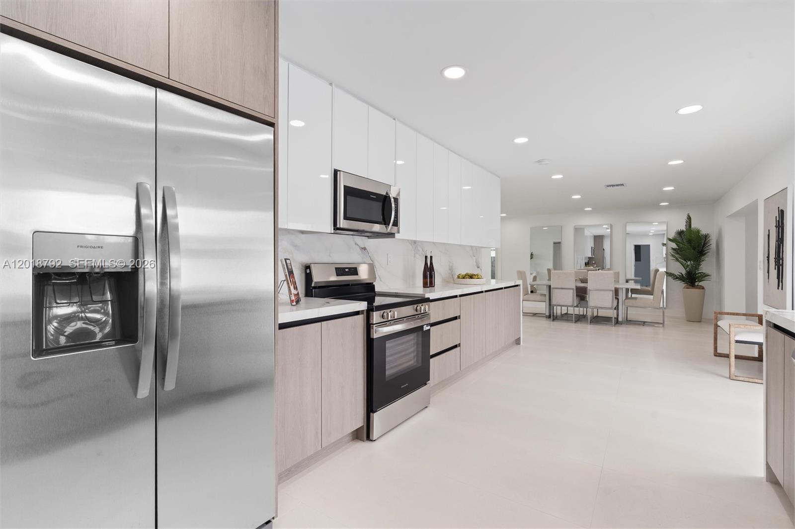 VENETIAN ISLES 3RD SEC - Residential