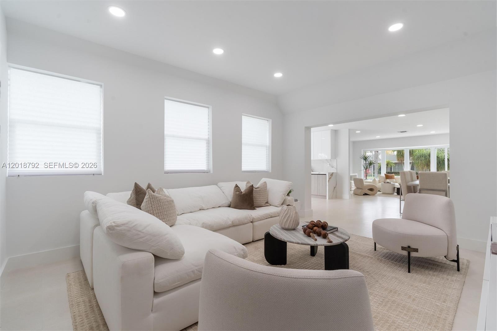 VENETIAN ISLES 3RD SEC - Residential