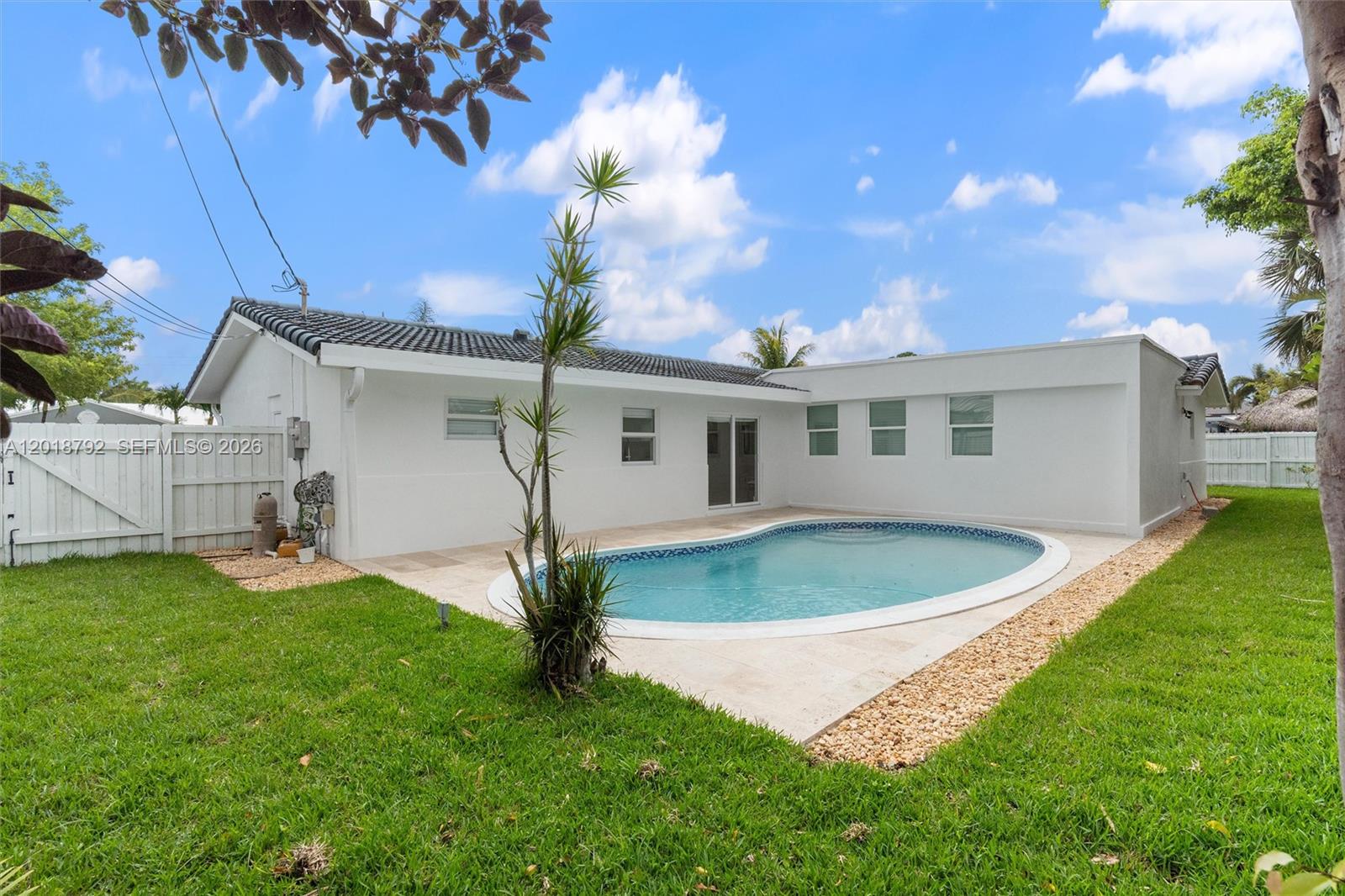 VENETIAN ISLES 3RD SEC - Residential