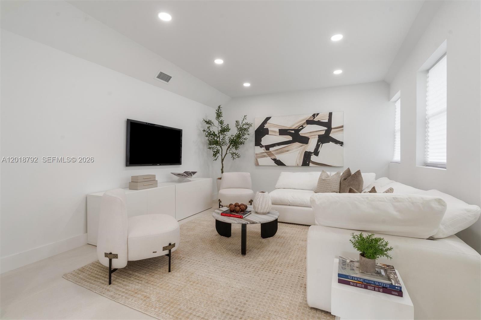 VENETIAN ISLES 3RD SEC - Residential