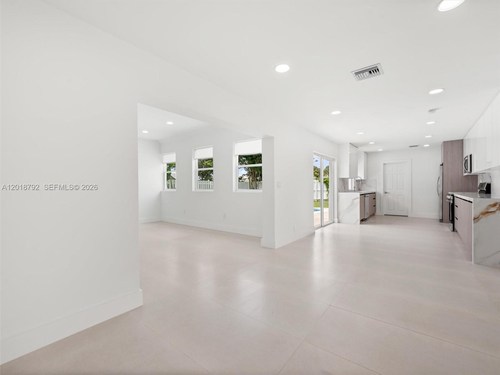 VENETIAN ISLES 3RD SEC - Residential