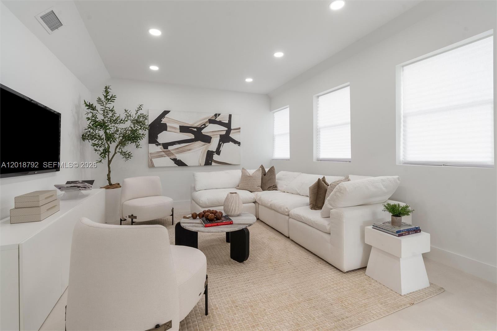 VENETIAN ISLES 3RD SEC - Residential