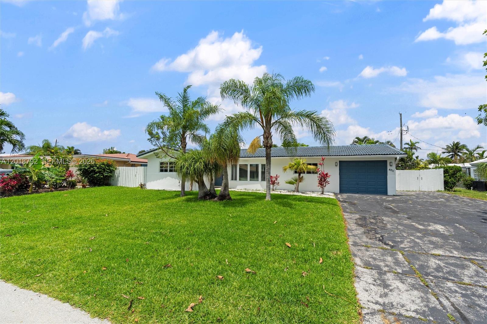 VENETIAN ISLES 3RD SEC - Residential