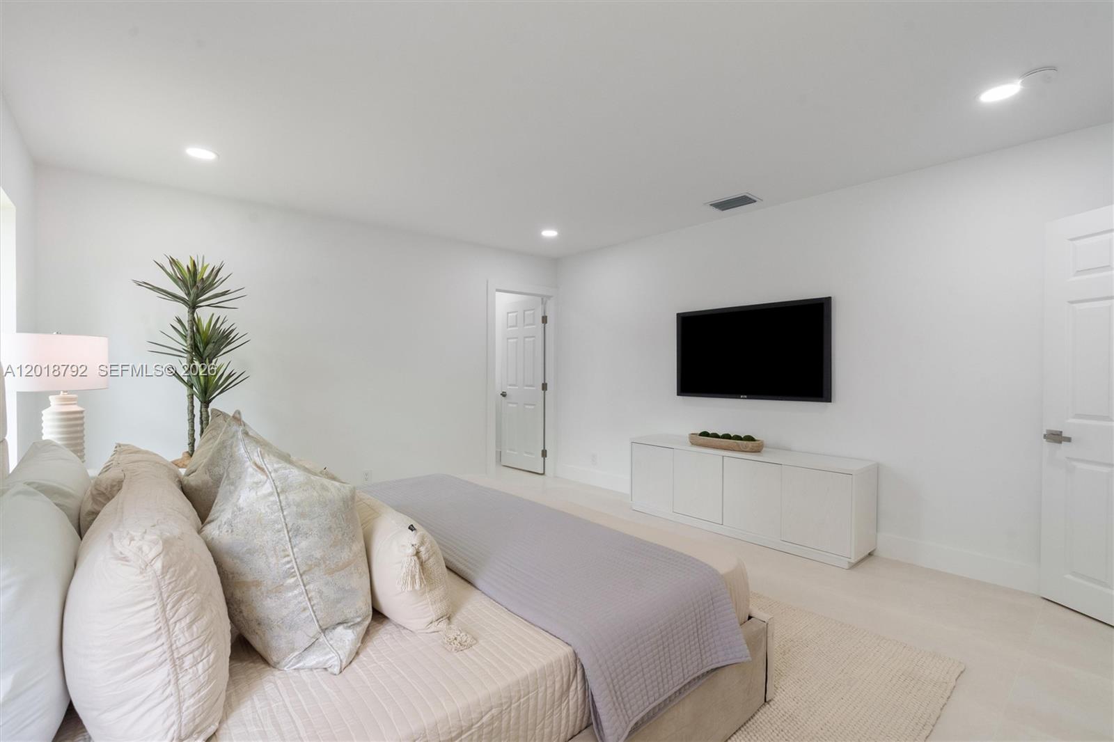 VENETIAN ISLES 3RD SEC - Residential
