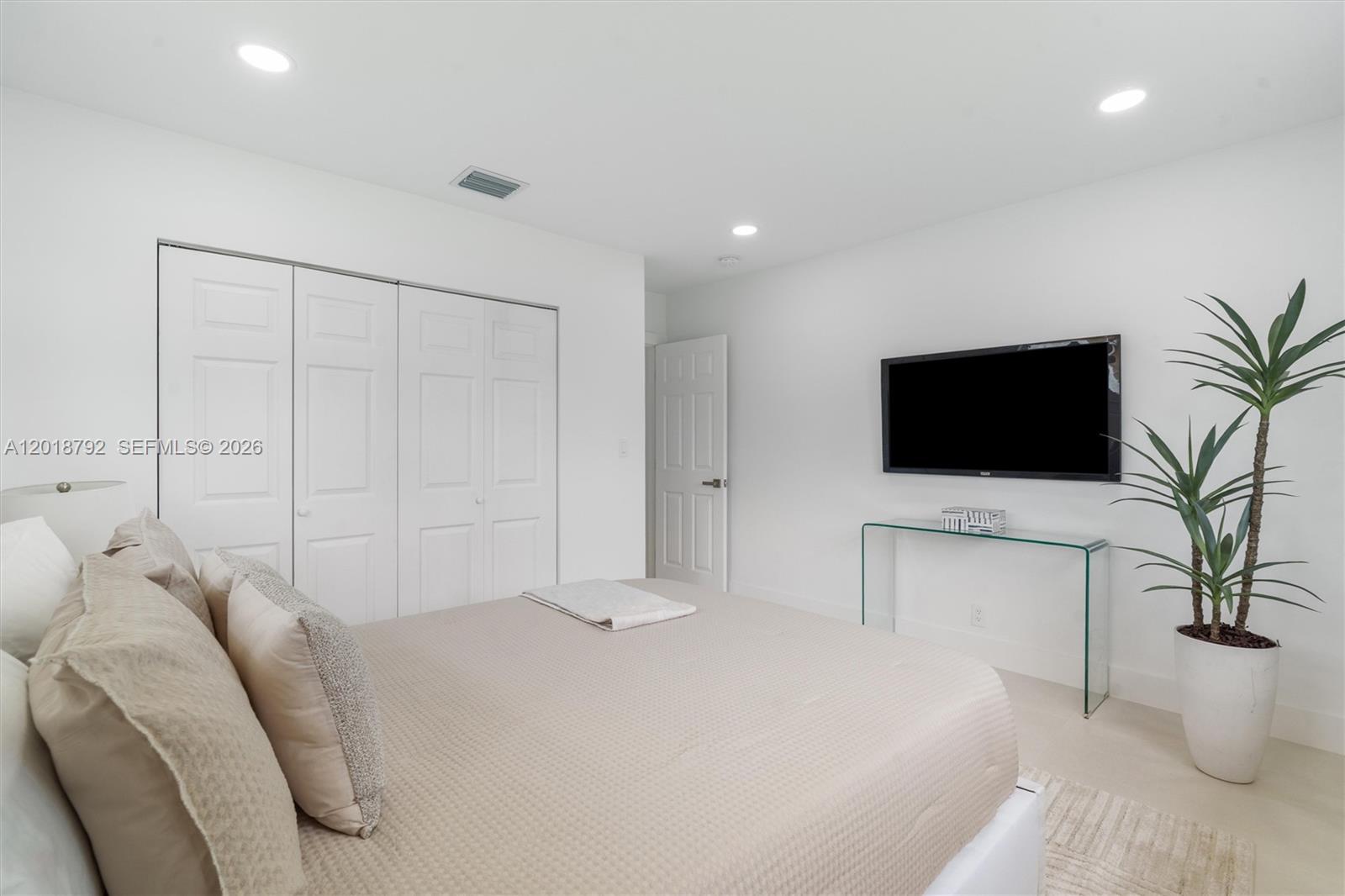VENETIAN ISLES 3RD SEC - Residential
