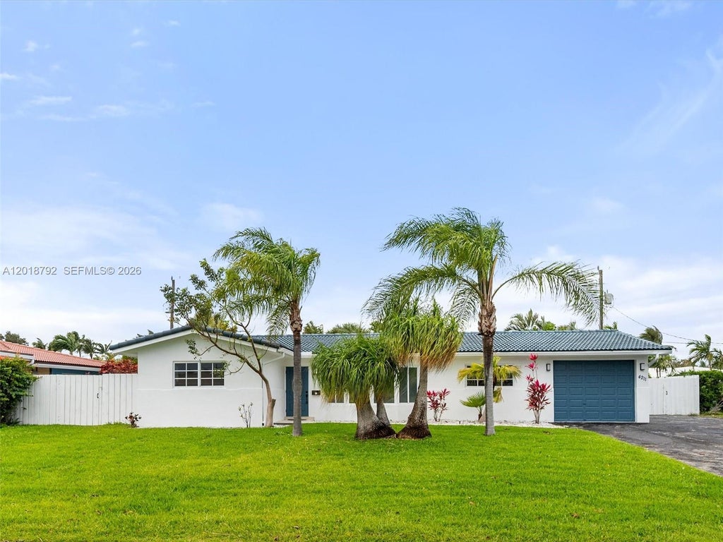 Photo of 4211 NE 27th Ave, Lighthouse Point, FL 33064 (MLS # A12018792)