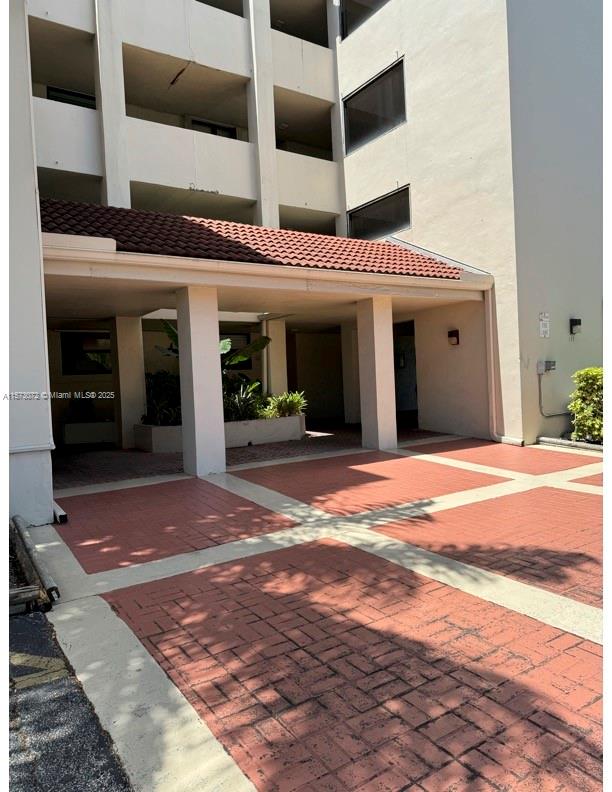 LAKE EMERALD CONDOMINIUM - Residential