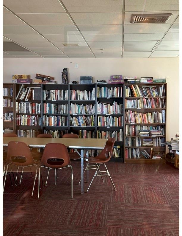 LAKE EMERALD CONDOMINIUM - Residential