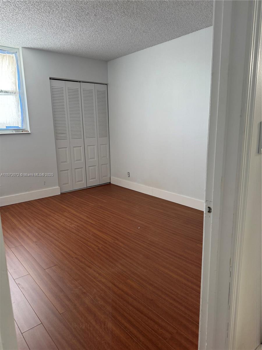 LAKE EMERALD CONDOMINIUM - Residential