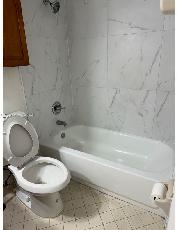 LAKE EMERALD CONDOMINIUM - Residential