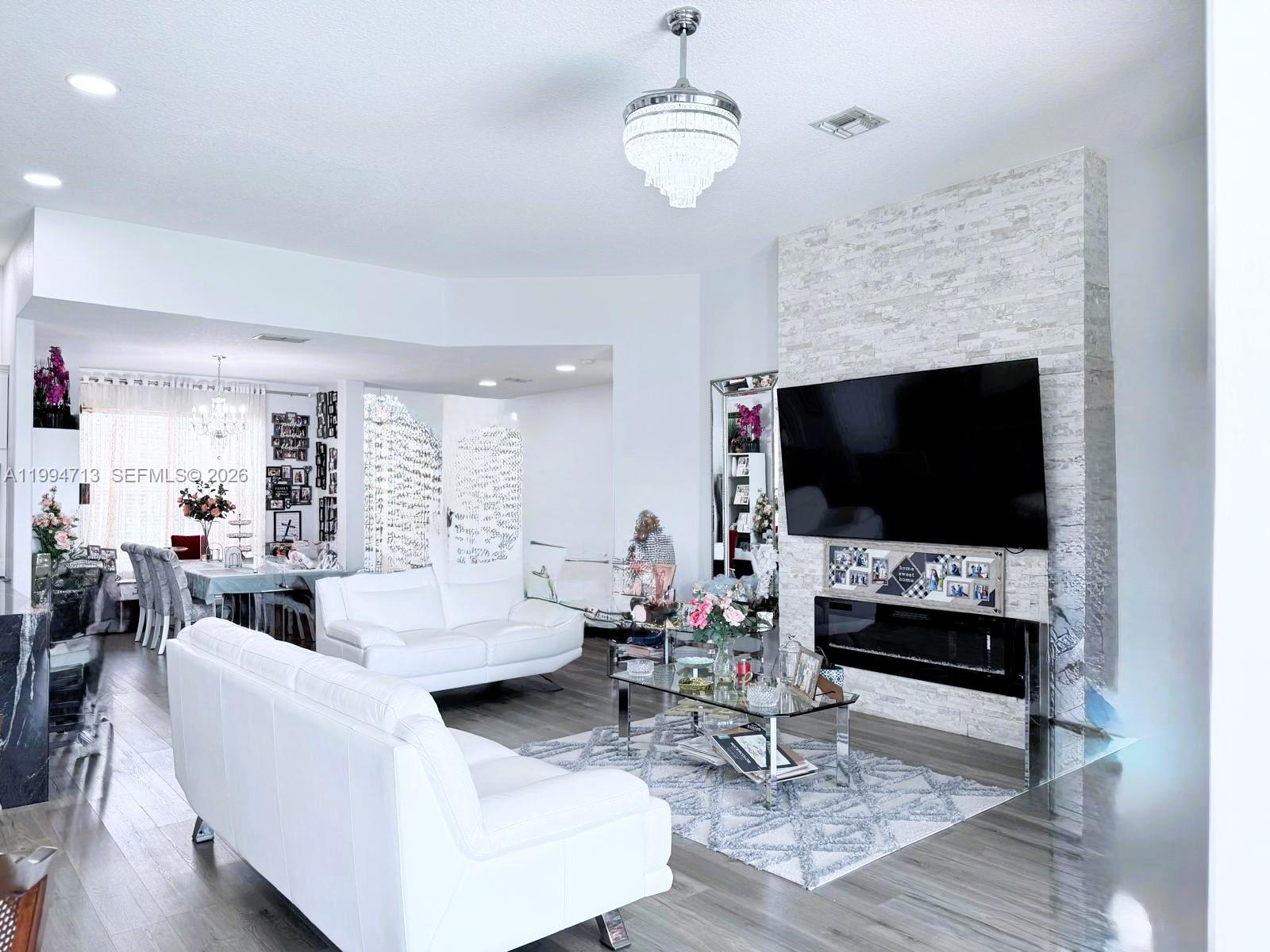 SHINGLE CREEK REVERVE - Residential