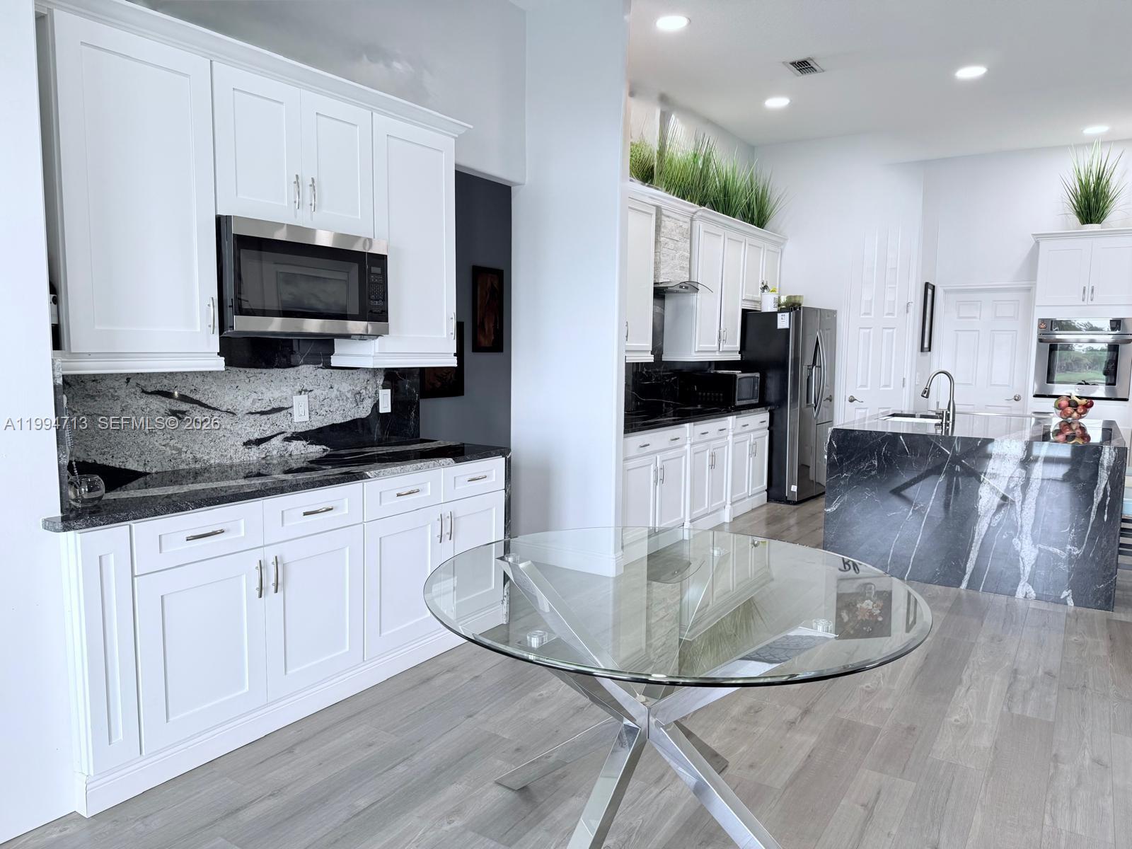 SHINGLE CREEK REVERVE - Residential