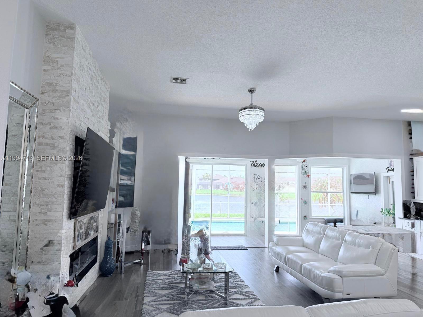 SHINGLE CREEK REVERVE - Residential