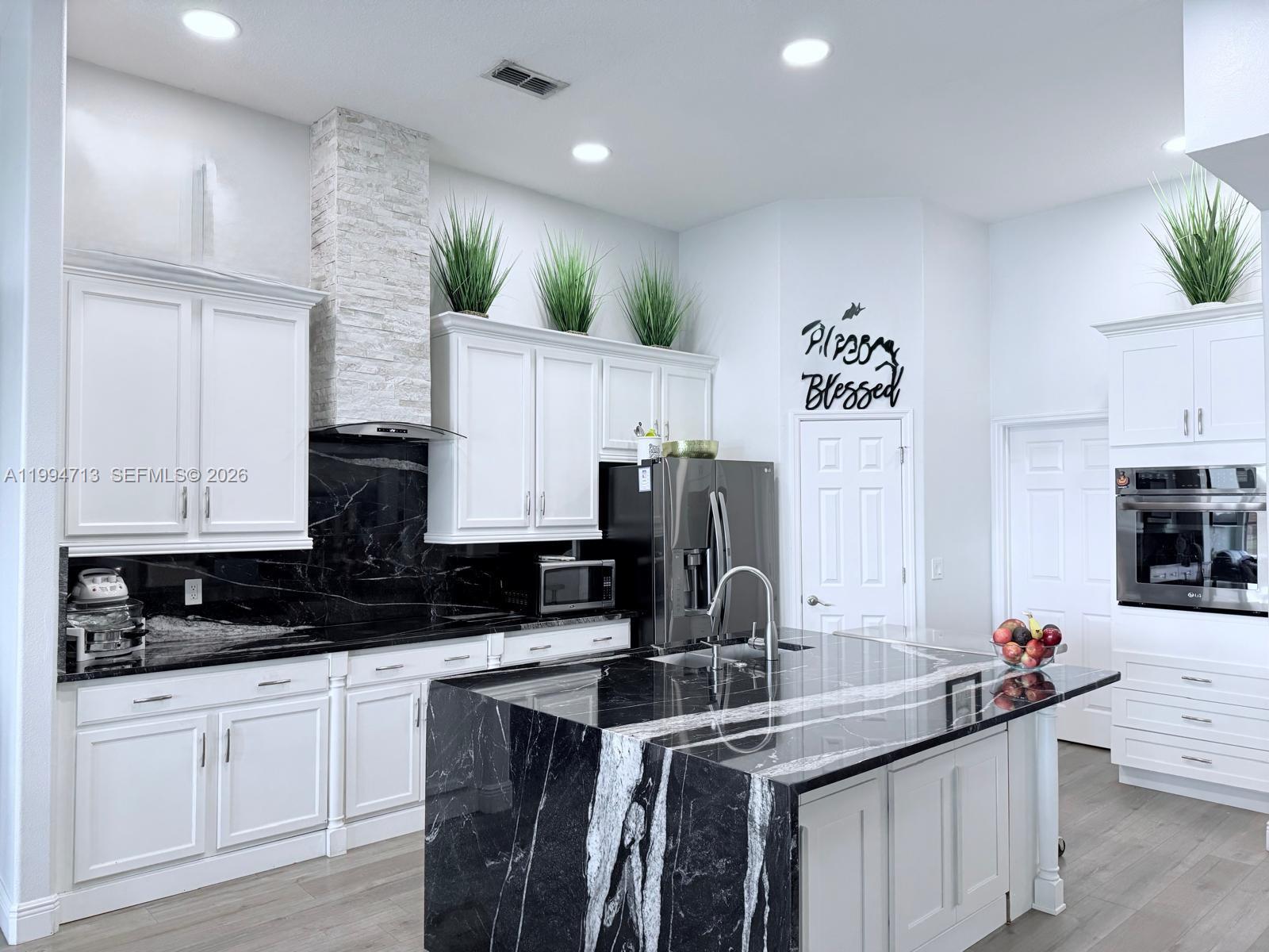 SHINGLE CREEK REVERVE - Residential